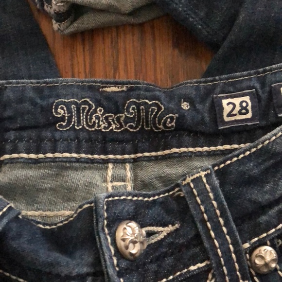 Miss Me Capris - Picture 5 of 6